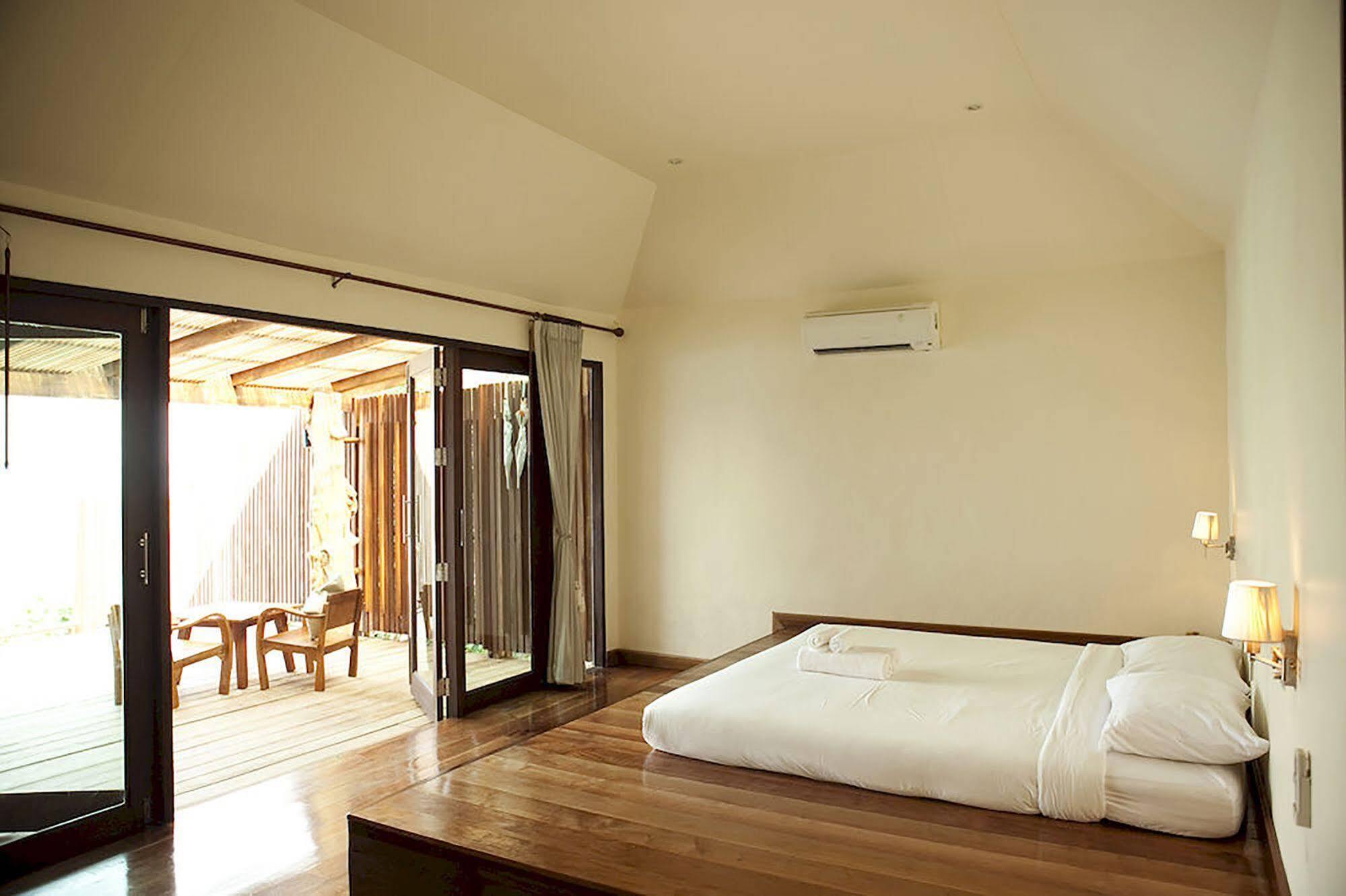 Captain Hook Resort @Koh Kood Ko Kut Bagian luar foto